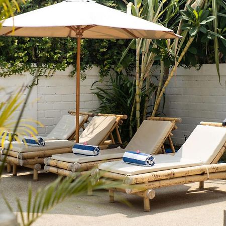 The White Bay Lombok Apartment Kuta  ภายนอก รูปภาพ