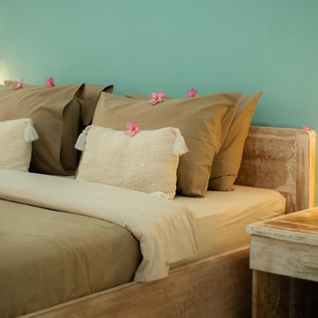 The White Bay Lombok Apartment Kuta  ภายนอก รูปภาพ